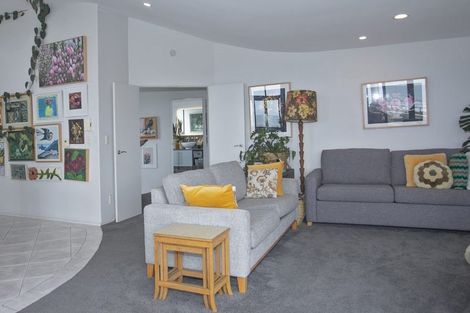 Photo of property in 203 Marine Parade, Mount Maunganui, 3116