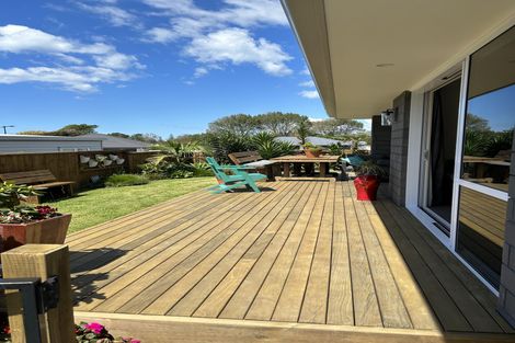 Photo of property in 55 Athenree Road, Athenree, Katikati, 3177
