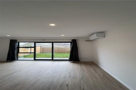 Photo of property in 64 Rauemi Way, Te Atatu South, Auckland, 0610