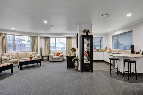 Photo of property in 16 Ramanui Avenue, Hawera, 4610