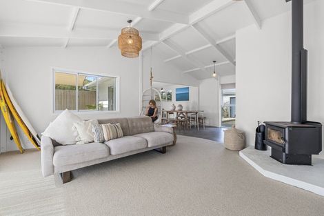 Photo of property in 46 Donnelly Street, Oakura, 4314