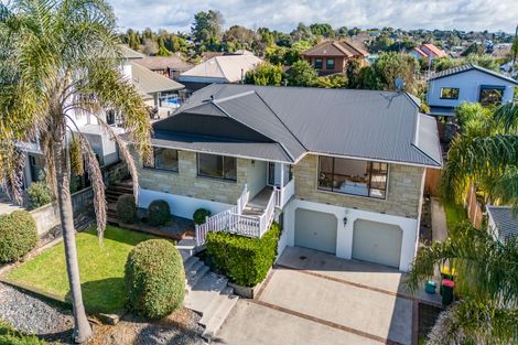 Photo of property in 21 Madill Road, St Andrews, Hamilton, 3200