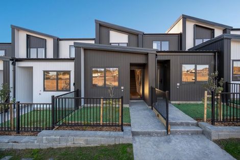 Photo of property in 4/4 Limestone Drive, Hobsonville, Auckland, 0616