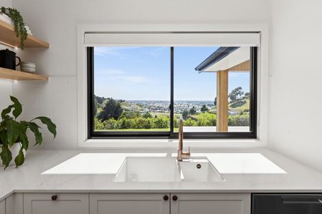Photo of property in 4 Te Roera Drive, Taradale, Napier, 4112