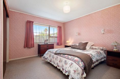 Photo of property in 3 Heron Place, Waiuku, 2123