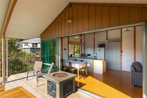 Photo of property in 21 Amelia Crescent, Waikawa, Picton, 7220