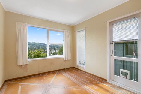 Photo of property in 19 Summit Road, Fairfield, Lower Hutt, 5011