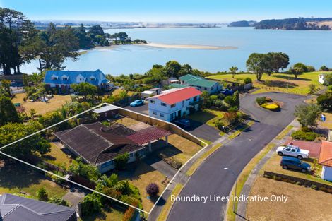 Photo of property in 3 Heron Place, Waiuku, 2123