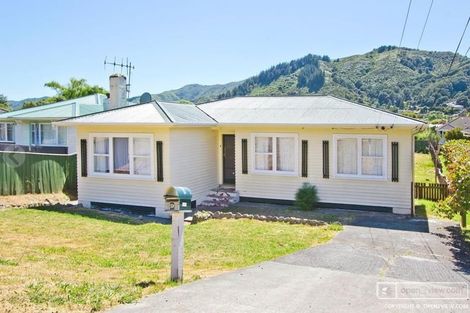 Photo of property in 9 Main Road, Wainuiomata, Lower Hutt, 5014