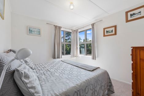 Photo of property in 1/412 East Coast Road, Sunnynook, Auckland, 0630