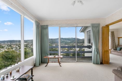 Photo of property in 19 Summit Road, Fairfield, Lower Hutt, 5011