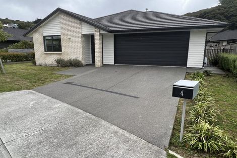 Photo of property in 4 Mooring Close, Whitby, Porirua, 5024