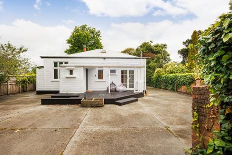 Photo of property in 294 Grey Street, Palmerston North, 4414