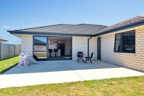 Photo of property in 11 Kimbrae Drive, Rototuna North, Hamilton, 3210