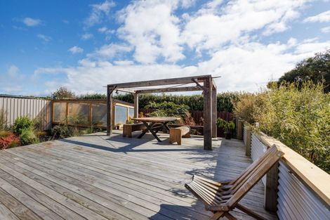 Photo of property in 1927 Parewanui Road, Parewanui, Bulls, 4894