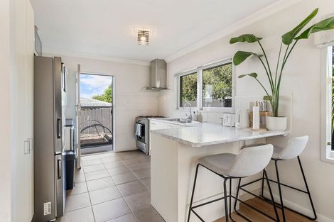 Photo of property in 1/1 Broadview Place, Howick, Auckland, 2014