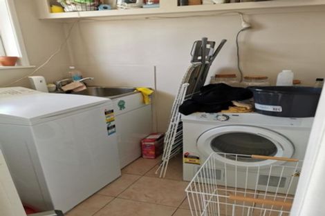 Photo of property in 5 Okataina Street, Pakuranga Heights, Auckland, 2010