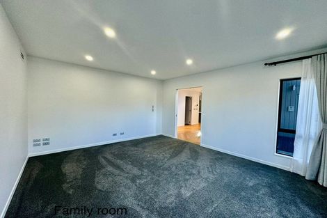 Photo of property in 12 Caldwell Place, Pinehill, Auckland, 0632