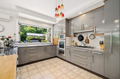 Photo of property in 44 Isobel Road, Greenhithe, Auckland, 0632