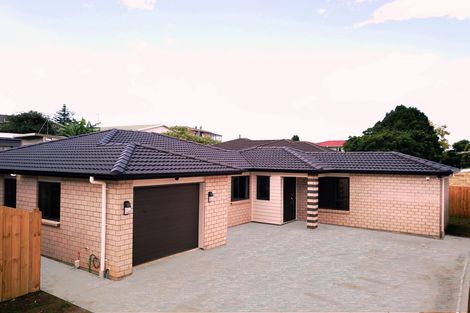 Photo of property in 9a Rimu Street, New Lynn, Auckland, 0600