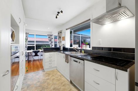 Photo of property in 3 Cowper Place, Avondale, Christchurch, 8061