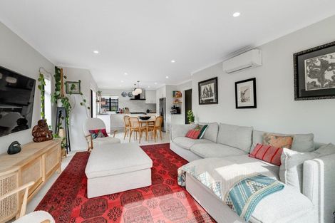 Photo of property in 16a Lillian Place, Orewa, 0931