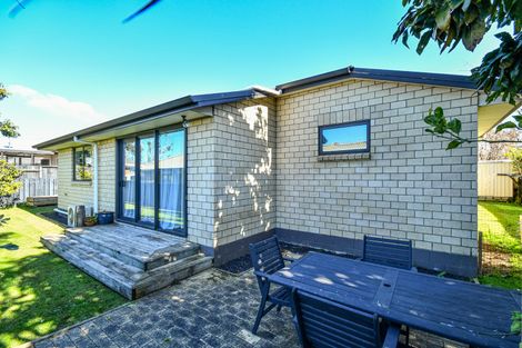 Photo of property in 16b Alexander Street, Cockle Bay, Auckland, 2014