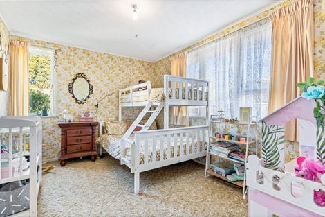 Photo of property in 32 Sullivan Avenue, Mangere Bridge, Auckland, 2022