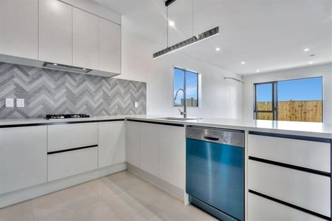 Photo of property in 12 Woven Place, Karaka, 2113