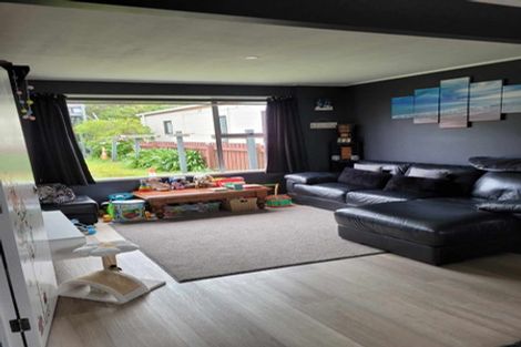Photo of property in 2/3 School Road, Plimmerton, Porirua, 5026
