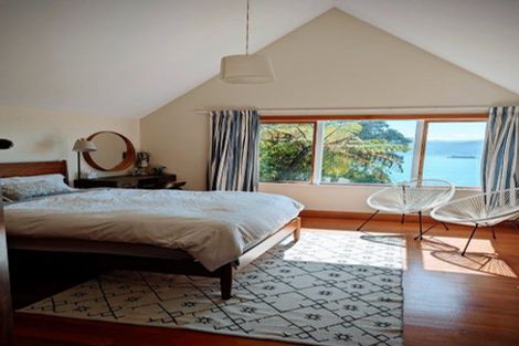 Photo of property in 172 Nevay Road, Karaka Bays, Wellington, 6022