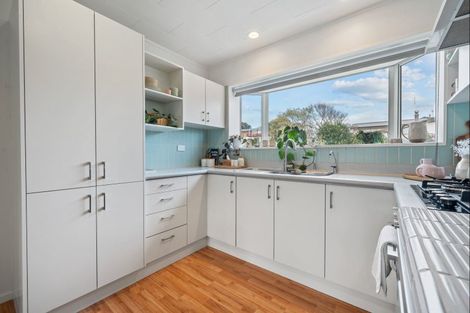 Photo of property in 19 Bronte Place, Whalers Gate, New Plymouth, 4310
