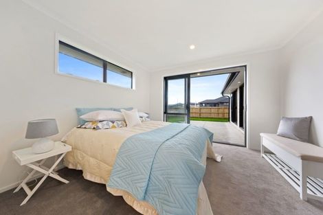 Photo of property in 2 Lippiatt Crescent, Pokeno, 2402