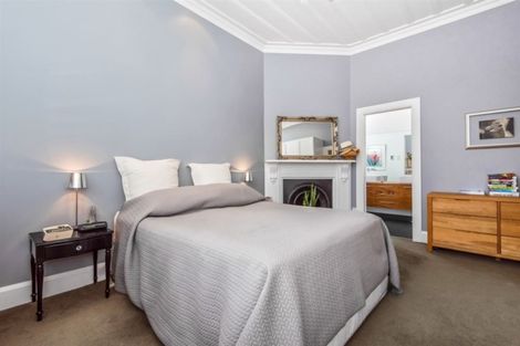 Photo of property in 33 Summer Street, Stanley Point, Auckland, 0624