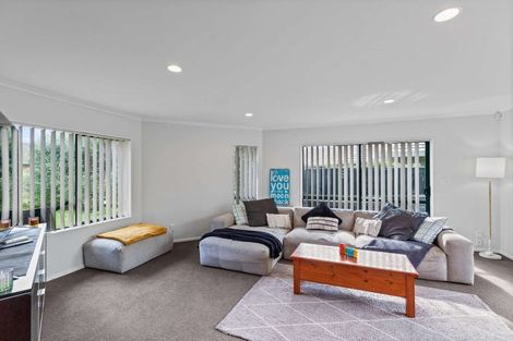 Photo of property in 11 O'sullivan Place, Waiuku, 2123