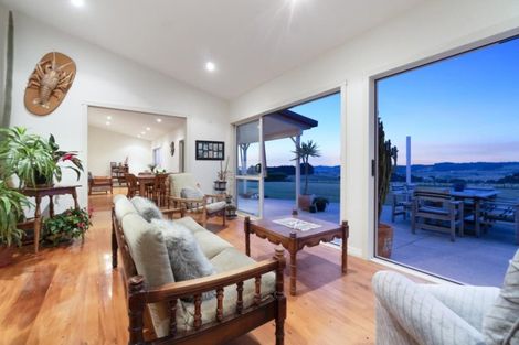 Photo of property in 135c Hutchinson Road, Helensville, 0875