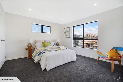 Photo of property in 18 Observation Green, Hobsonville, Auckland, 0616