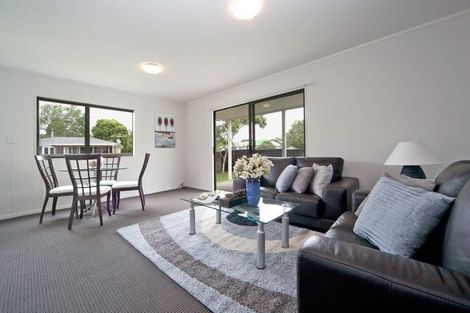 Photo of property in 17a Enderby Drive, Te Atatu Peninsula, Auckland, 0610