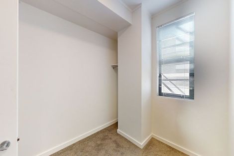 Photo of property in 17 Kent Terrace - Kent Apartments, 3f/16 Kent Terrace, Mount Victoria, Wellington, 6011