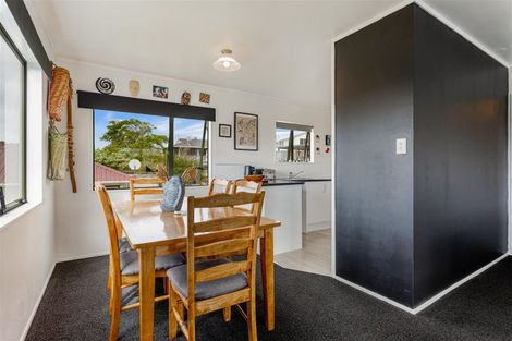 Photo of property in 1 Maywood Crescent, Glen Eden, Auckland, 0602