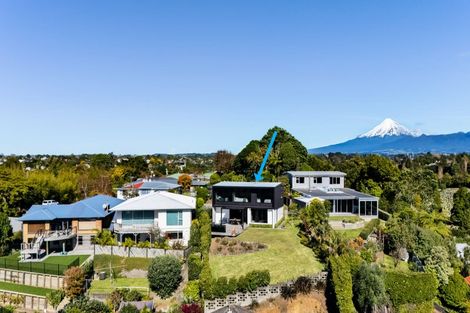 Photo of property in 40d Awanui Street, Merrilands, New Plymouth, 4312