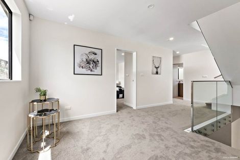 Photo of property in 37c Kingdale Road, Henderson, Auckland, 0610