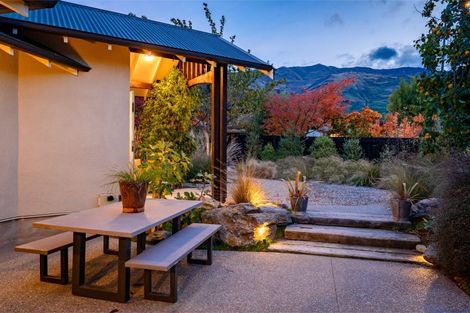 Photo of property in 92 Meadowstone Drive, Wanaka, 9305