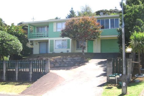Photo of property in 33 Noeleen Street, Glenfield, Auckland, 0629