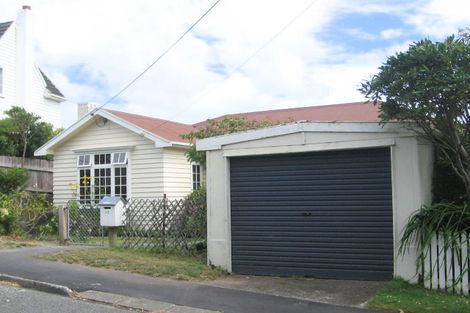 Photo of property in 12 Putnam Street, Northland, Wellington, 6012