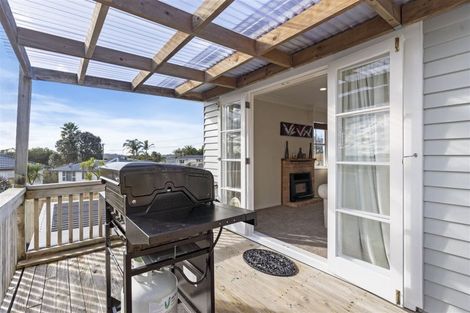 Photo of property in 3 Aeroview Drive, Beach Haven, Auckland, 0626