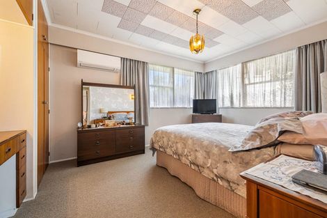 Photo of property in 1 Routley Drive, Glen Eden, Auckland, 0602