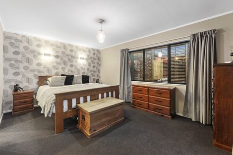 Photo of property in 13 Kurnell Drive, Botany Downs, Auckland, 2010