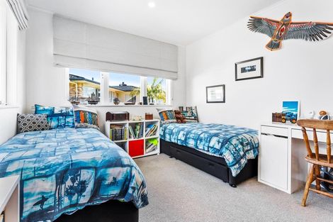 Photo of property in 33 Noall Street, Te Atatu Peninsula, Auckland, 0610