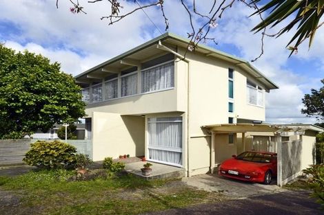 Photo of property in 1/37 Coronation Road, Hillcrest, Auckland, 0627